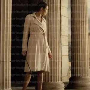 zack-snyders-gal-gadot-coat.webp